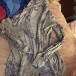 Flowered cardigan with pockets! j2